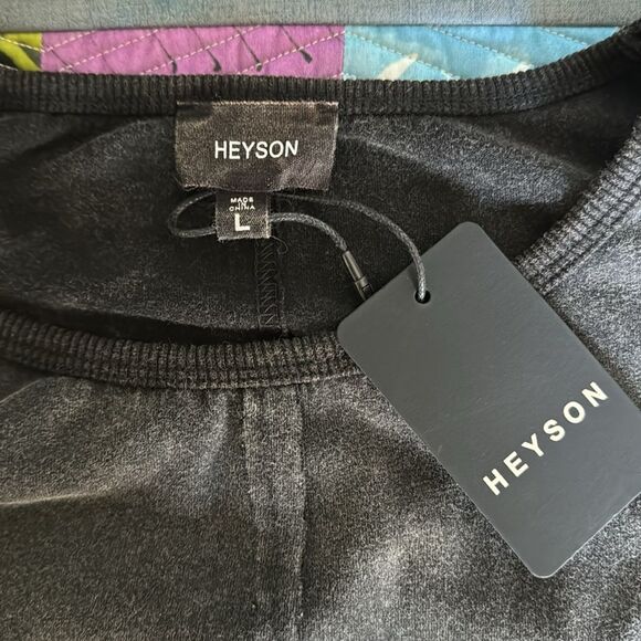 Heyson Sweatshirt Top, Walk, Don’t Run sz Large NWT Washed Black - Picture 9 of 14